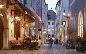 Hotel Orphee - Grosses Haus